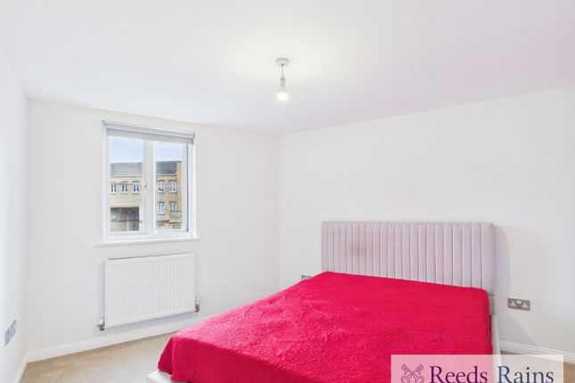 Flat 54, Nyall Court,, Kidman Close, Romford photo 3