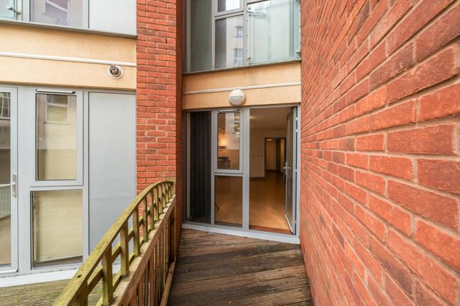 Thumbnail Flat for sale in Armidale Place, Bristol