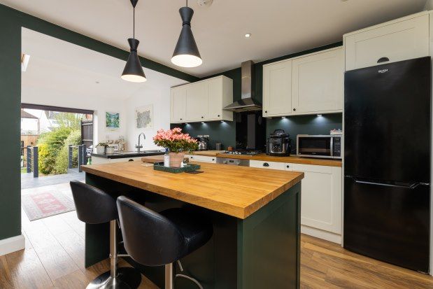 Property to rent in Brooklands Avenue, London