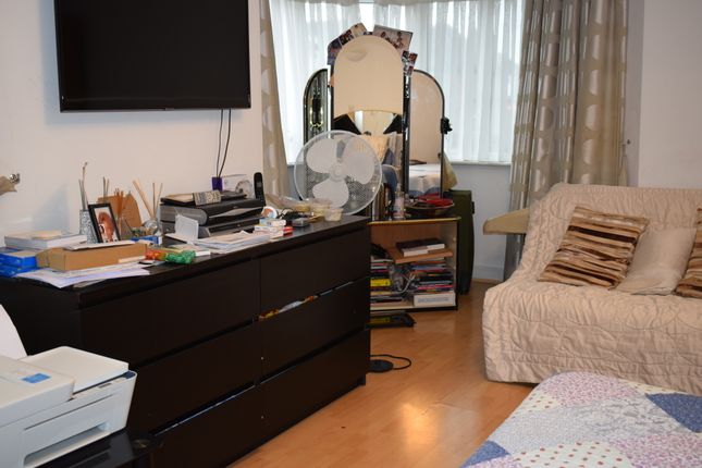 75A, Norton Road, Wembley photo 3
