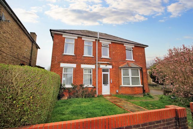 Flat to rent in Manor Road, Guildford