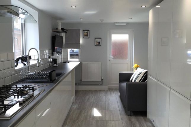 93, Hythe Road, Swindon photo 2