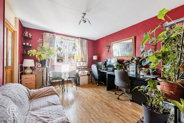 Flat 6, 32, Charles Road, London photo 4