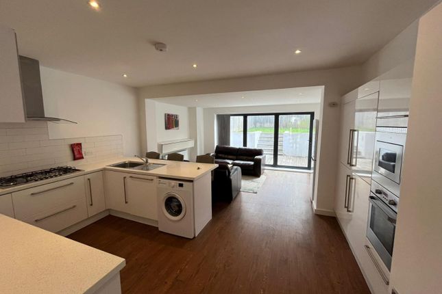 Terraced house to rent in Hartington Place, Brighton