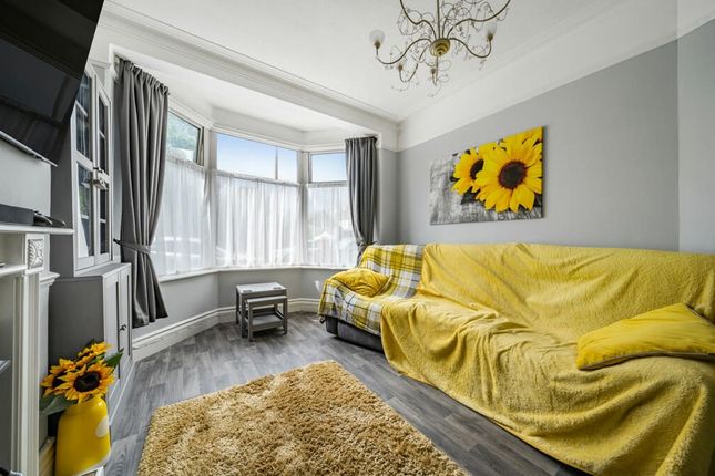 223, Westborough Road, Westcliff-on-Sea photo 2