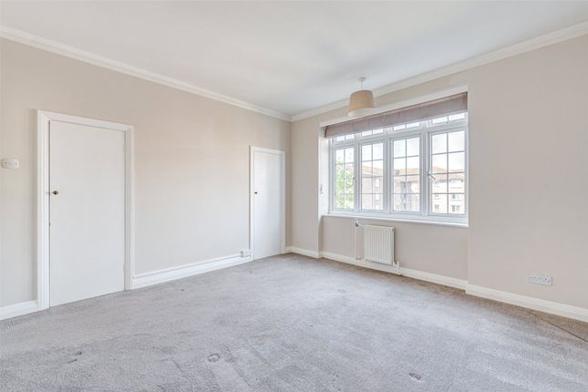 Flat for sale in Boundary Road, Worthing, West Sussex