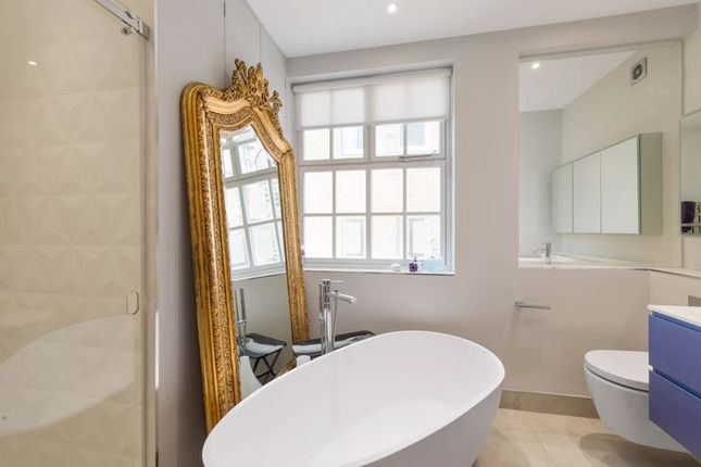 Flat for sale in Curzon Street, Mayfair, London