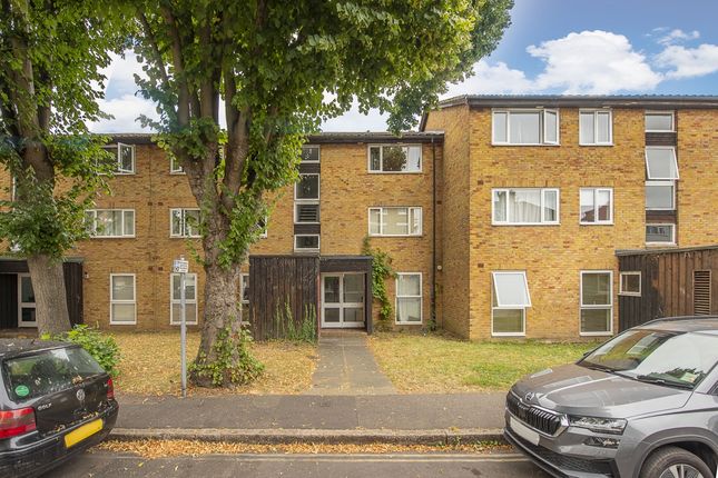 Thumbnail Flat to rent in Queens Road, Twickenham