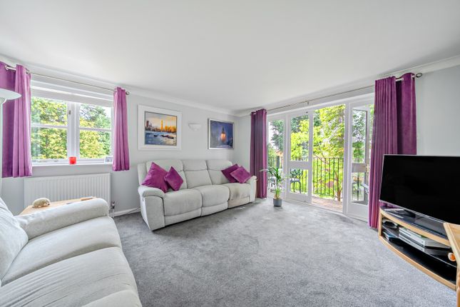 Flat 6 Ruxley Court,, West Hill Road, Surrey photo 2