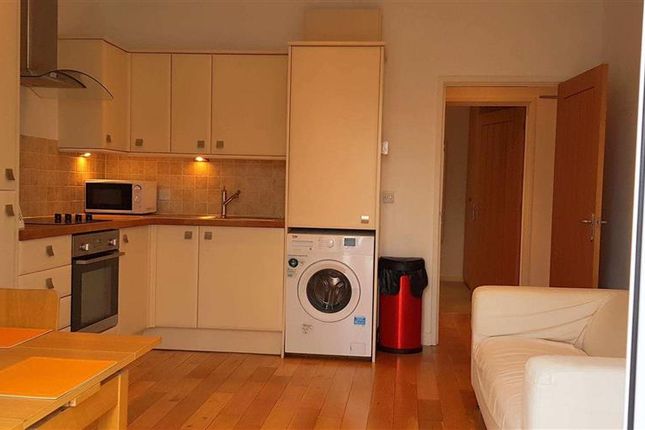 Flat to rent in Oystermouth Road, Swansea