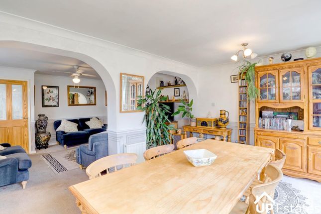 4, Fraser Close, Nuneaton photo 4