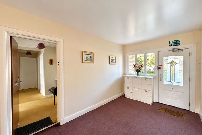 13 Sandiway Court Preston Road, Southport photo 2