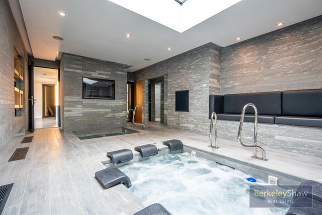 Luxury Spa Room