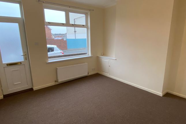 2-bed house on 33, Doncaster, £700/mo