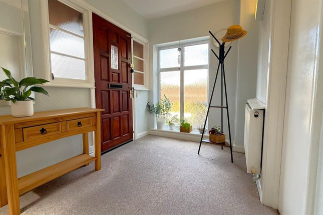 2, Wychall Park Grove, Birmingham photo 4