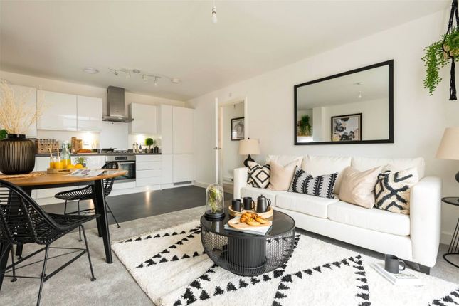 Flat 6. Falcon Court,, Webber Street, Surrey photo 2