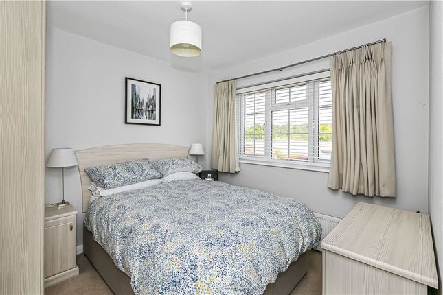 73, Hithermoor Road, Middlesex photo 4