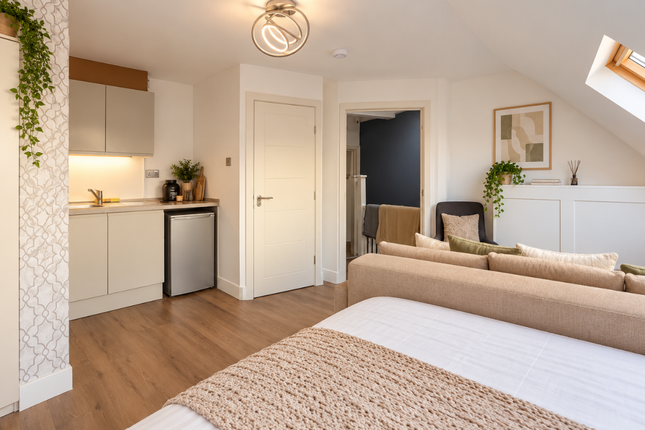 Flat 7, 59 Brenthurst Road, London photo 4