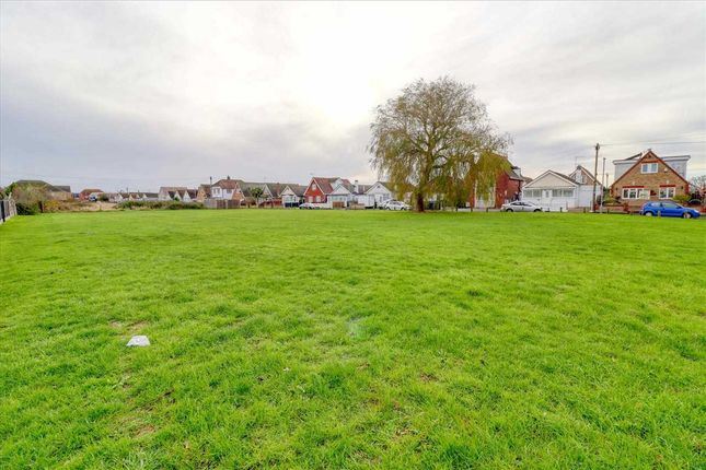 99, Golf Green Road, Jaywick photo 4