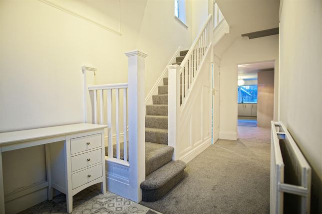 7, Kings Drive, Preston photo 2