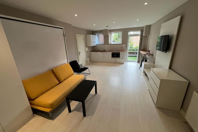 Flat 228 The Studios 110 The Parade , Watford photo 3