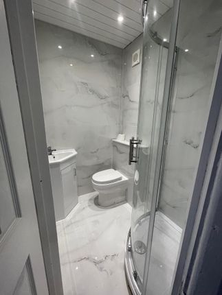 Kenilworth Drive, Borehamwood photo 4