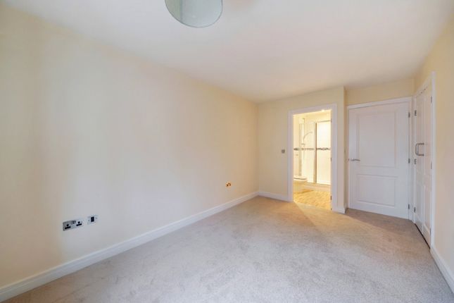 Flat for sale in Imperial Lane, Cheltenham, Gloucestershire