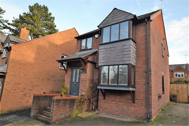 Detached house to rent in Samlesbury Close, Didsbury, Manchester