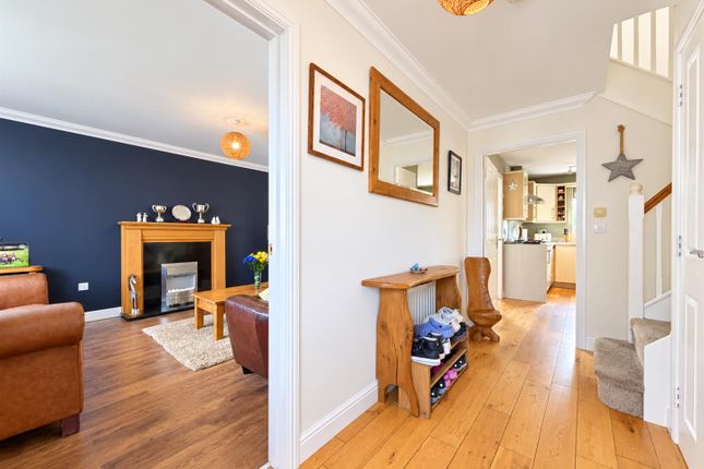 12, Willow Place, Lanark photo 2