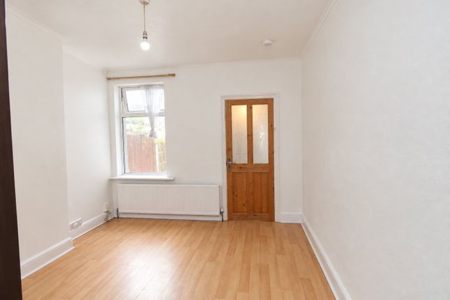 73, Ash Road, Luton photo 4