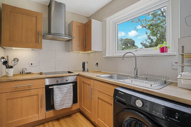 43a, Caiystane Gardens, Edinburgh photo 4