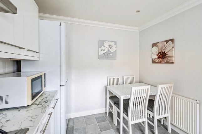 31, Long Beach Close, Eastbourne photo 4