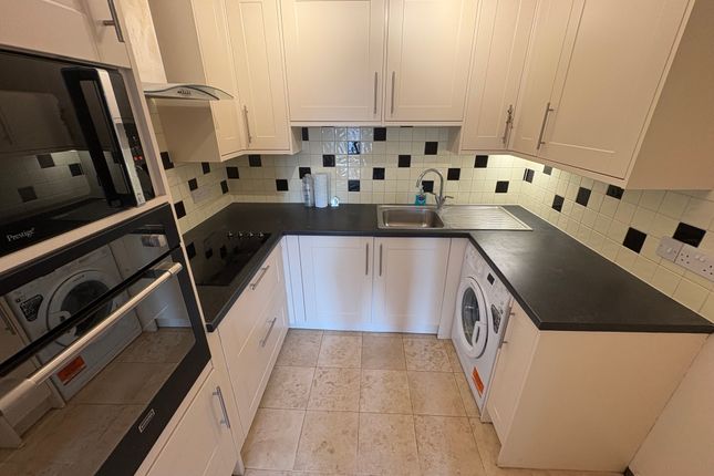 Flat 23, Borrowdale Ct, 1, Gordon Hill, Enfield photo 2