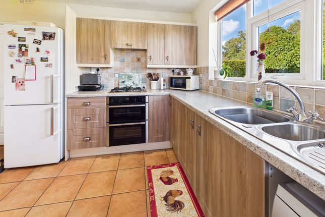 20, Eastridge Croft, Lichfield photo 3