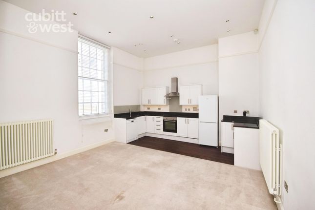 Lounge/Kitchen