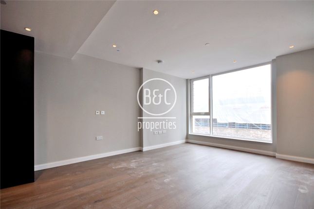 Flat to rent in Gasholder Place, Oval Village, London