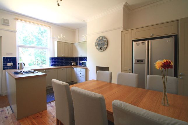 9, Buckingham Mount, Leeds photo 2