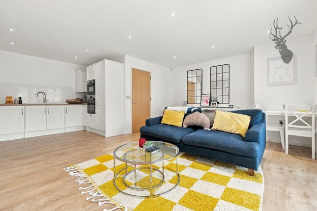 Flat 4, Iceni Court, Buckhurst Hill photo 4