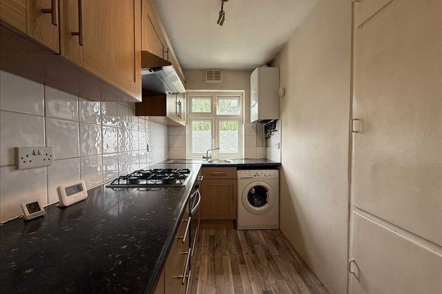 71, Amesbury Road, Feltham photo 3