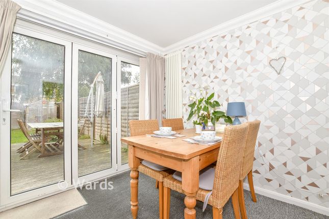 25, Cobbs Close, Tonbridge photo 3