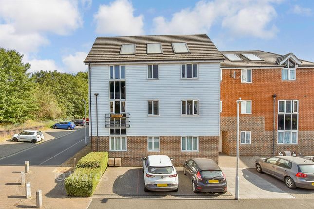 2-bed flat on 136, Edward Vinson Drive, Faversham, £200,000