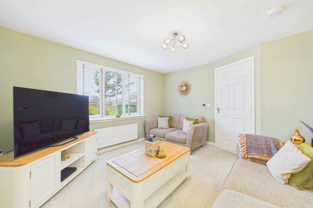 Cullen Crescent, Carluke photo 4