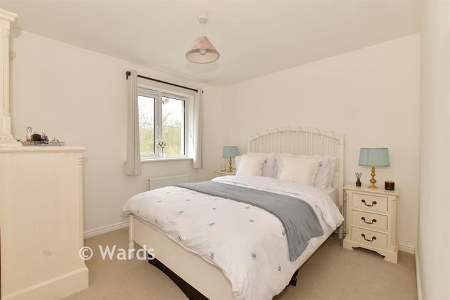 24, Limes Place, Canterbury photo 4