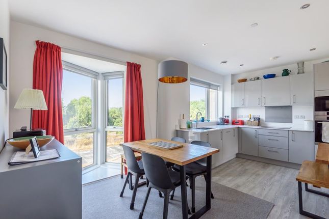 Flat to rent in Acorn House, Headington
