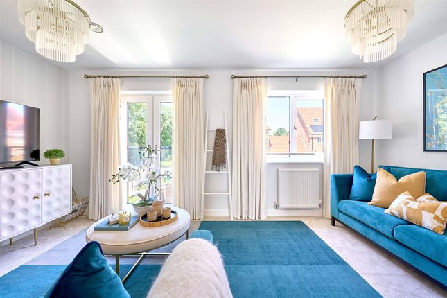 19 Bronze Close,, Willow Green, Berkshire photo 4