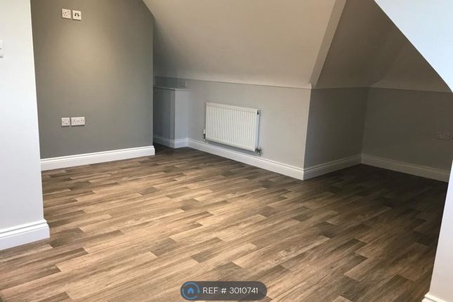 Flat, Poole Road, Upton, Poole photo 2