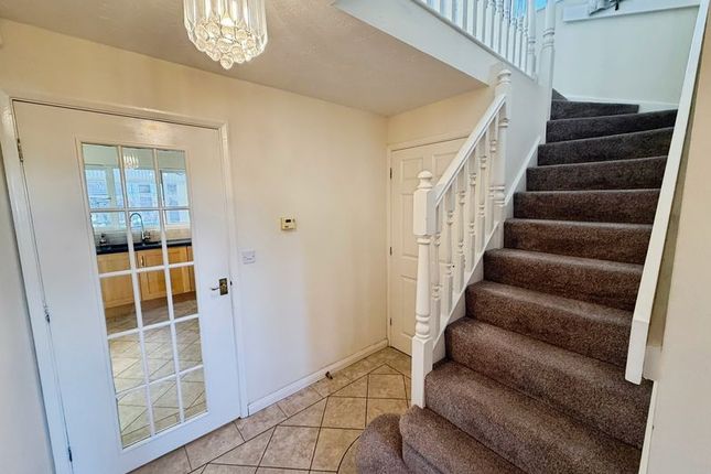 2, Corfe Close, Grantham photo 2