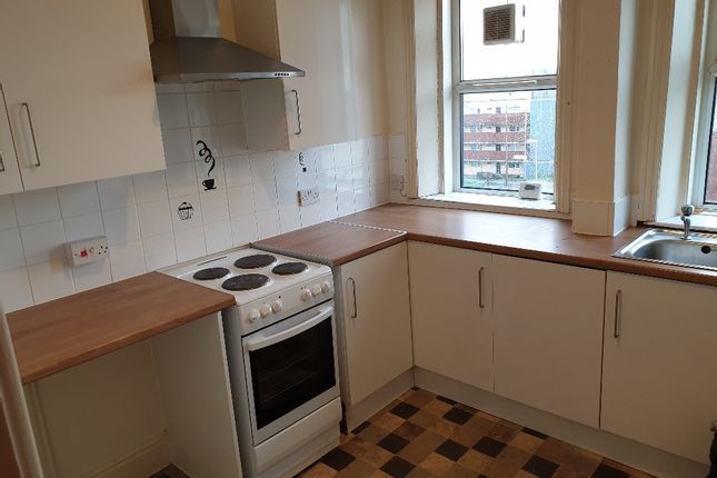 Flat to rent in Belmont Street, Oldham