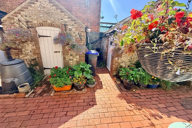 3 South Farm Cottages, South Farm Road, Worthing photo 2