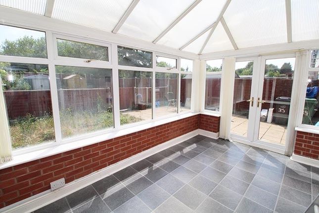 35, Waldron Avenue, Brierley Hill photo 4